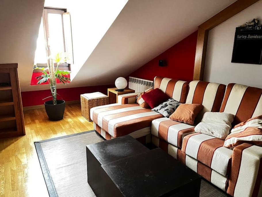 Apartamento Castillo Ponferrada. المظهر الخارجي الصورة